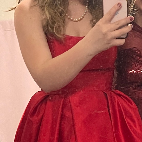 Size 8-10 Betsy and Adam Gorgeous Red Ball Gown - Picture 1 of 6